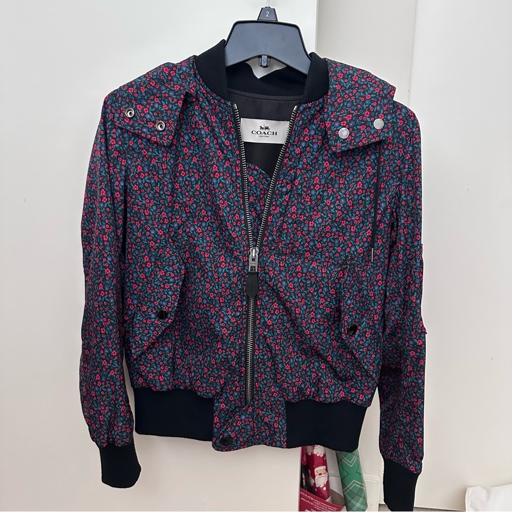 🆕 coach floral jacket with detachable hoodie